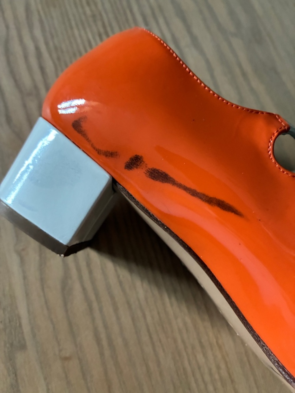 Carel Kina Orange and White sz40 - Picture 6 of 7